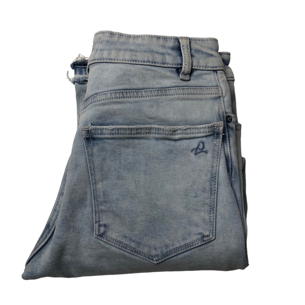 DL1961 Mid Rise Stretch Distressed Bella Vintage Slim Cropped Jeans in Bayfield